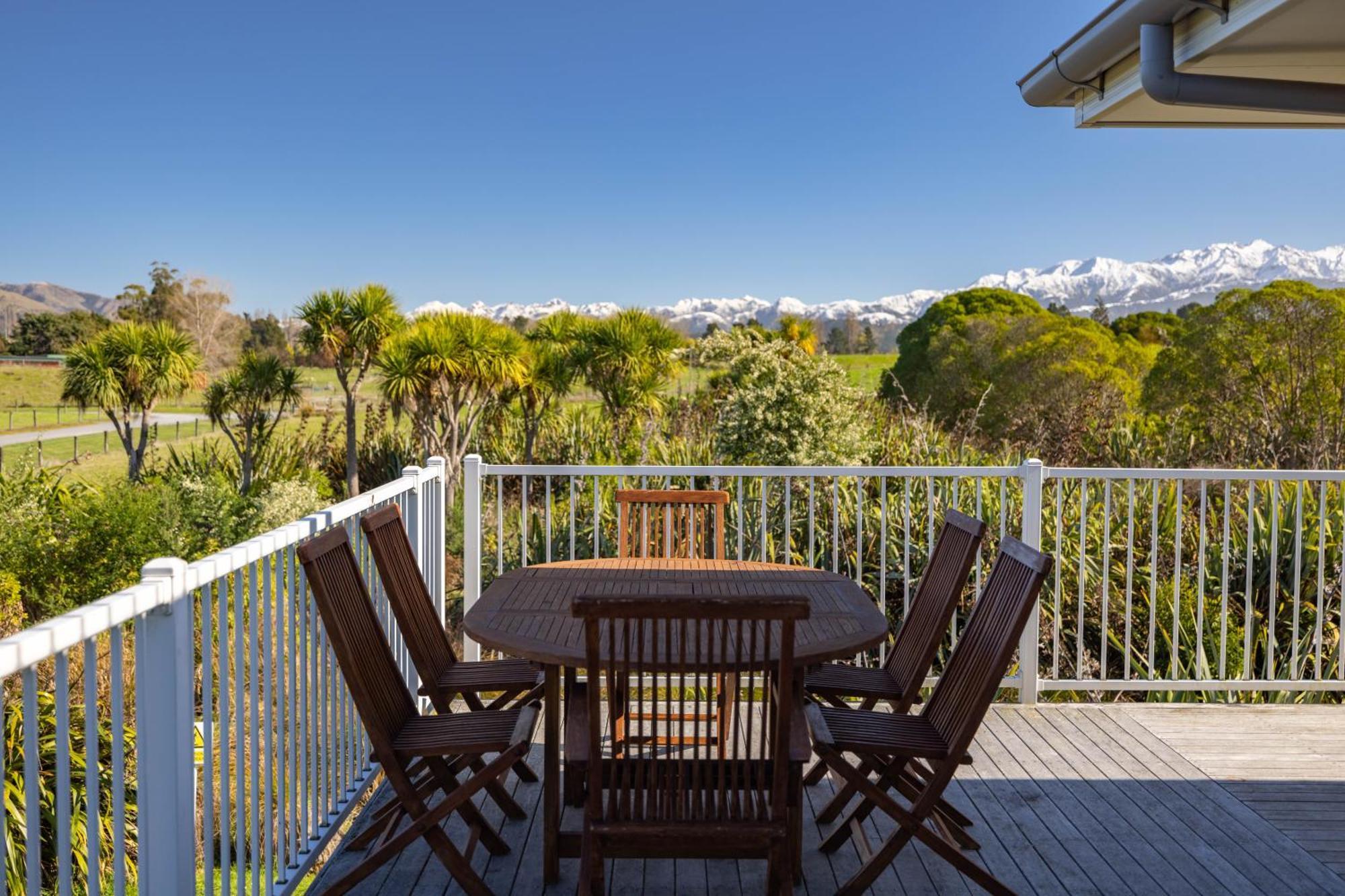 Kakatu Retreat Panzió Kaikoura Kültér fotó